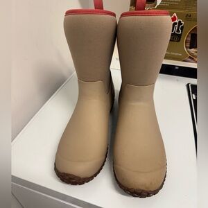 Tan Women's Muck boots